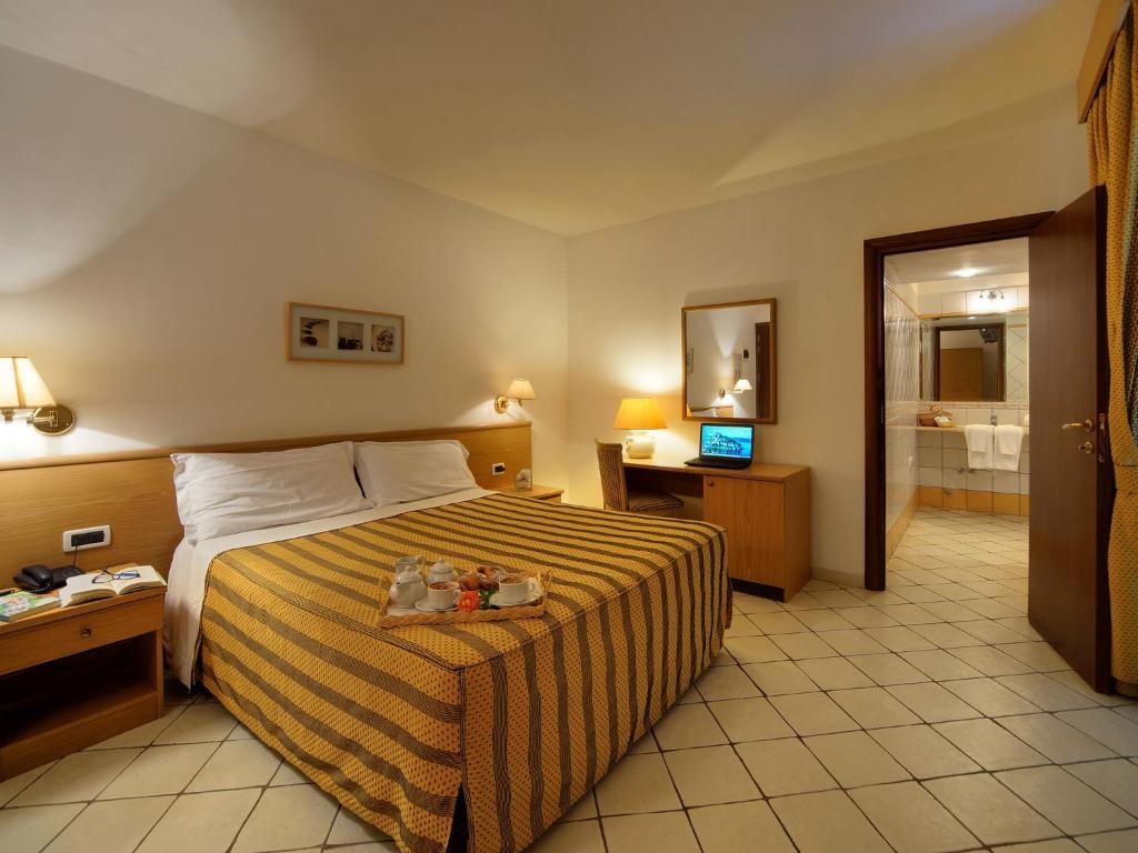 Hotel La Luna Іскія Номер фото